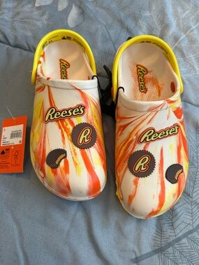 NWTS Girls Reeses Foam Clogs in White with Orange and Yellow Swirls Sz 3